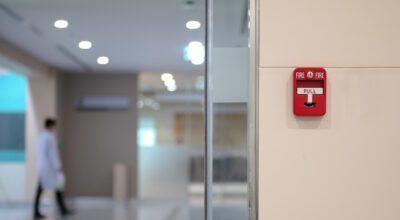 Fire alarm pull station used in case of emergency, install in hospital, industrial plants, hotels, offices and other.